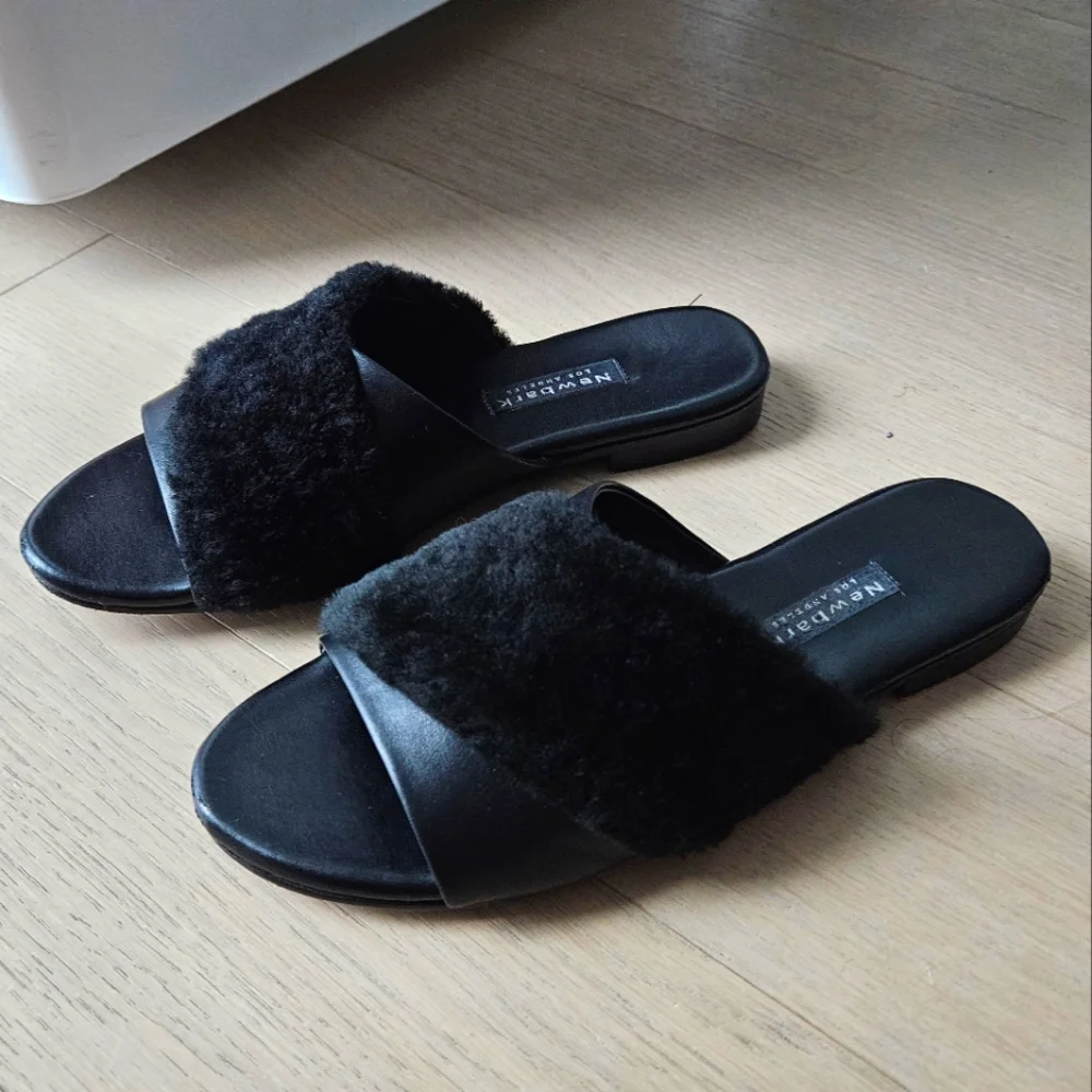 Newbark Women's Size 10 Yasmin Leather Shearling Slide Flat Sandal Black - Picture 1 of 11